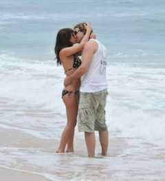 9. Samia Smith – bikini, 2009