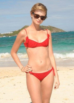 4. Sara Paxton – red bikini, 2009