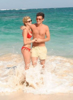 7. Sara Paxton – red bikini, 2009