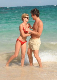 10. Sara Paxton – red bikini, 2009