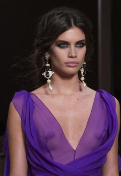 6. Sara Sampaio – see through, 2017