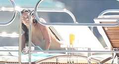 2. Sara Sampaio – topless, 2016