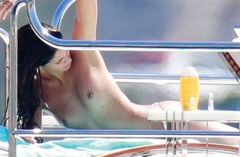 8. Sara Sampaio – topless, 2016