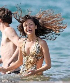 3. Sarah Hyland – bikini, 2010
