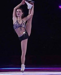 4. Sasha Cohen Sexy – Smucker's Stars on Ice, 2009