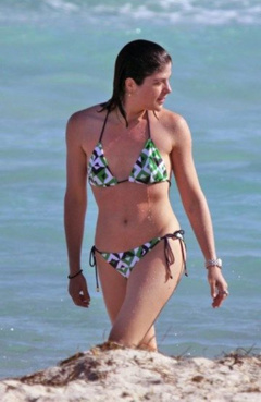 8. Selma Blair – bikini, 2009