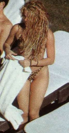 2. Shakira – leopard bikini, 2002
