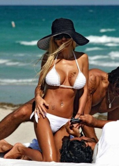 2. Shauna Sand – bikini, 2009