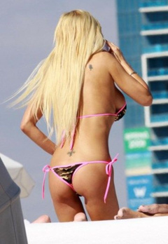 15. Shauna Sand – bikini, 2009