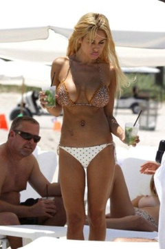 2. Shauna Sand – bikini, 2009