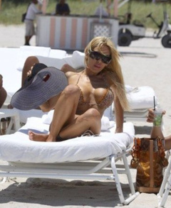 6. Shauna Sand – bikini, 2009