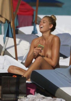 1. Shayna Taylor – topless, 2015