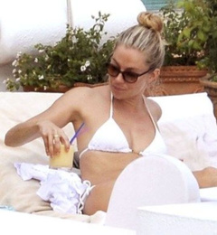 4. Sienna Miller – bikini, 2009