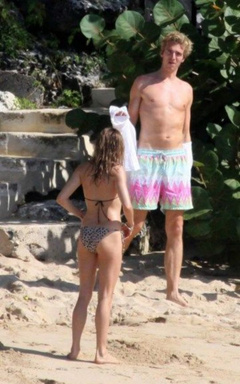 6. Sienna Miller – bikini, 2009