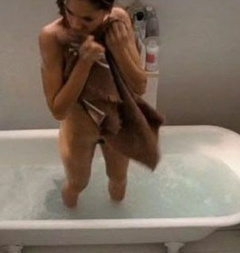 6. Simona Cavallari Naked – Squadra antimafia - Palermo oggi, 2009