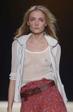 2. Snejana Onopka – see through