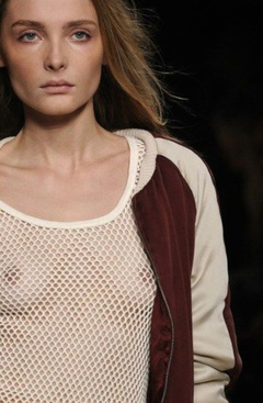 3. Snejana Onopka – see through