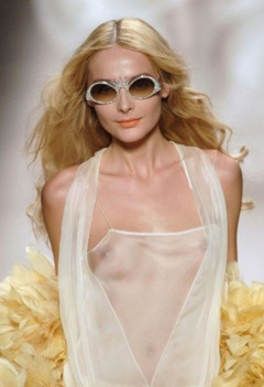 5. Snejana Onopka – see through