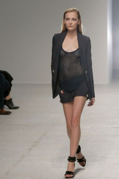 4. Snejana Onopka – see through, 2013