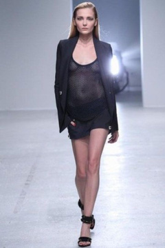 6. Snejana Onopka – see through, 2013