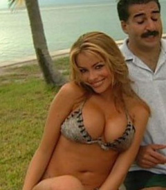 4. Sofia Vergara – Fuera de serie, 1995