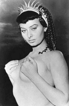 4. Sophia Loren Naked – Due notti con Cleopatra, 1960