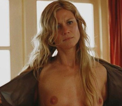 5. Sophie Hilbrand Naked – Zomerhitte, 2008