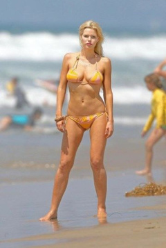 19. Sophie Monk – bikini, 2009