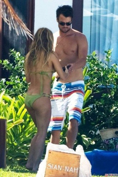 6. Stacy Ferguson - Fergie – green bikini, 2009