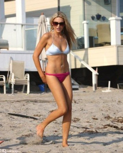 5. Stephanie Pratt – bikini, 2009