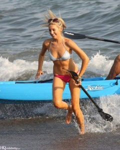 6. Stephanie Pratt – bikini, 2009