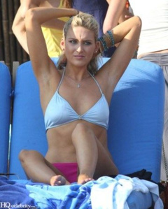 7. Stephanie Pratt – bikini, 2009
