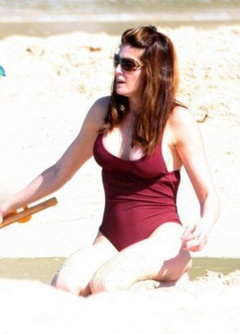 10. Stephanie Seymour – bikini, 2008