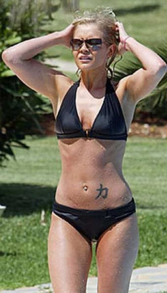 2. Suzanne Shaw – bikini