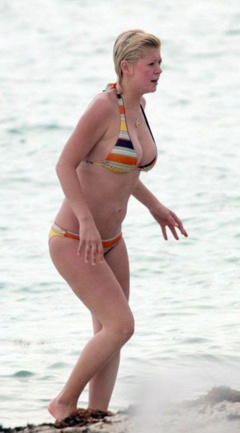 2. Tara Reid – orange bikini, 2006
