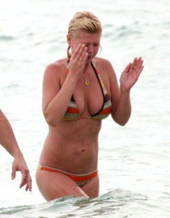 3. Tara Reid – orange bikini, 2006