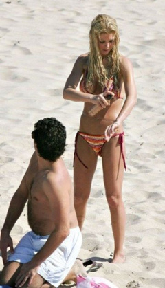 5. Tara Reid – red bikini, 2007
