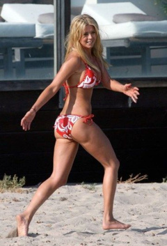 15. Tara Reid – red bikini, 2007