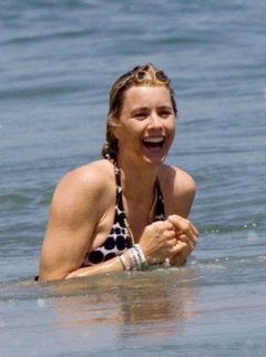 2. Tea Leoni – bikini, 2009