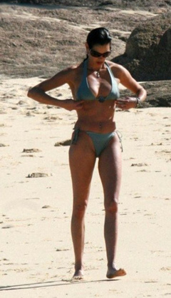 8. Teri Hatcher – bikini at the beach, 2007