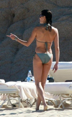 9. Teri Hatcher – bikini at the beach, 2007