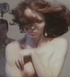 1. Tonya Kinzinger Naked – Les dessous de la passion, 1991