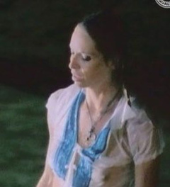 4. Tonya Kinzinger See-Through – Sous le soleil, 1996