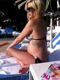 4. Tori Spelling – Preggers in Bikini Showing Tattoo