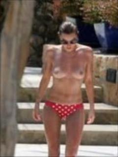 3. Una Healy – topless, 2010