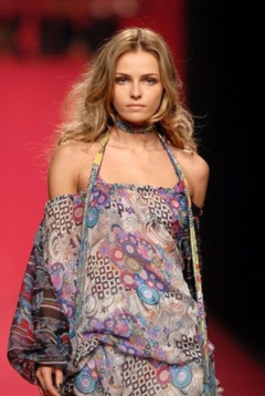 6. Valentina Zelyaeva Sexy – Fashion Show, 2007