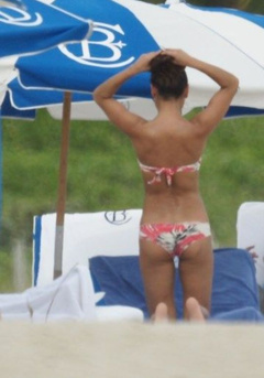 8. Vanessa Minnillo – bikini, 2009