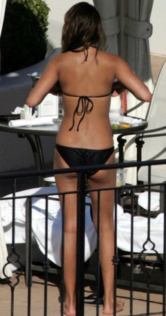 4. Vanessa Minnillo – black bikini, 2006