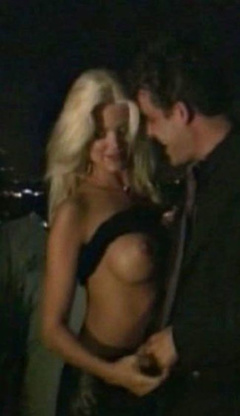 1. Victoria Silvstedt Naked – Ivansxtc, 2000