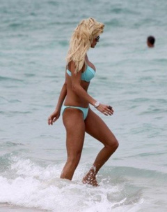 3. Victoria Silvstedt – bikini, 2009